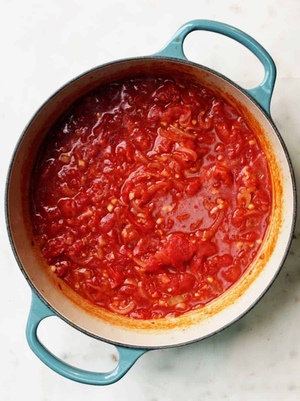 Pot of pasta sauce.