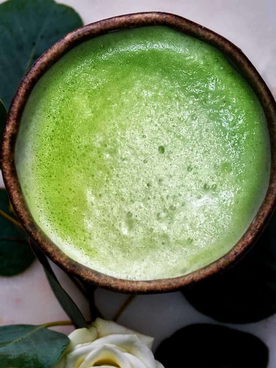 Bowl of matcha with roses.