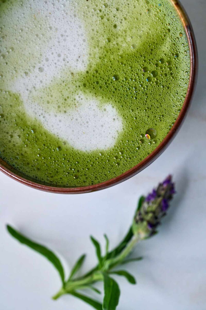 https://www.proportionalplate.com/wp-content/uploads/2021/06/Lavender-Matcha-Latte-800x1200.jpg