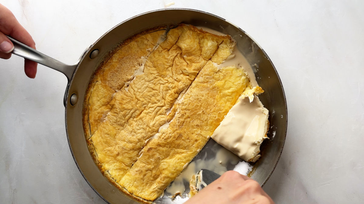 Rolling sarsheer in a fry pan.