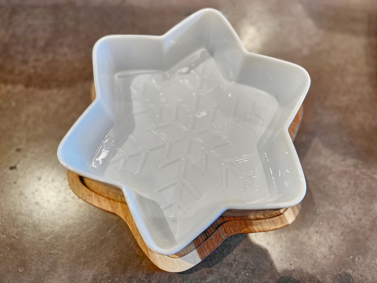 Snowflake star casserole dish.